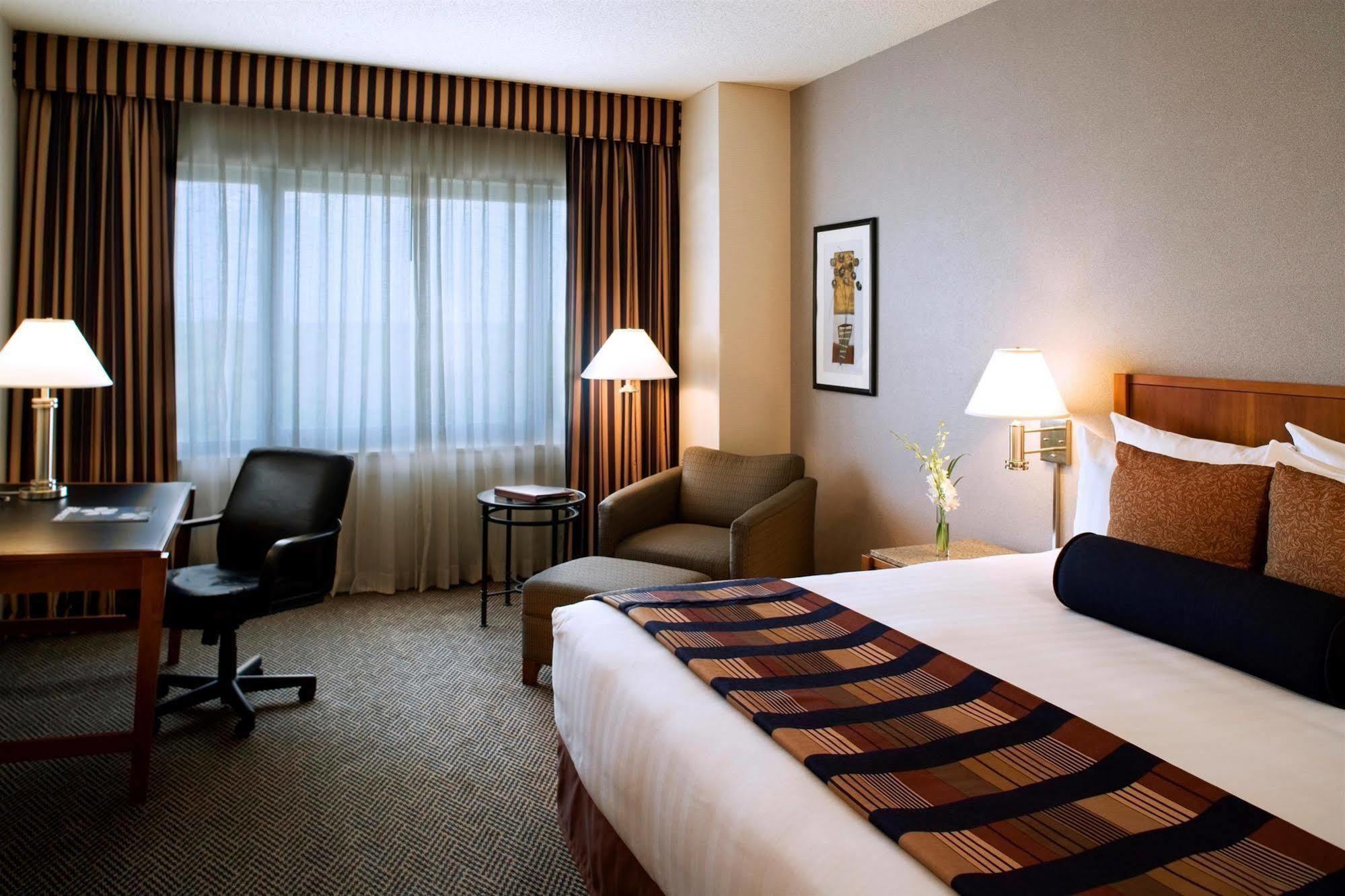 Отель Hyatt Centric Chicago Ohare Розмонт Экстерьер фото
